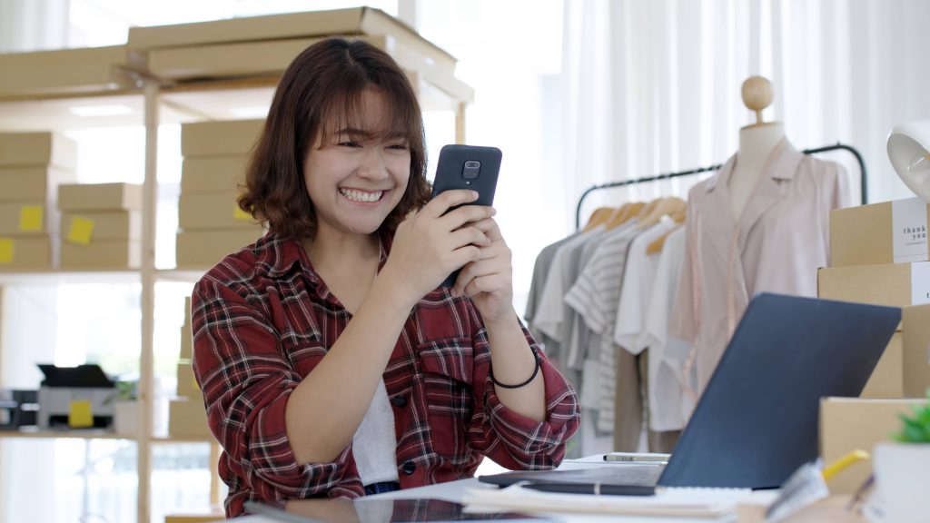Thanh lý ở Nhật Bản 4 Vui vẻ soạn đồ thanh lý