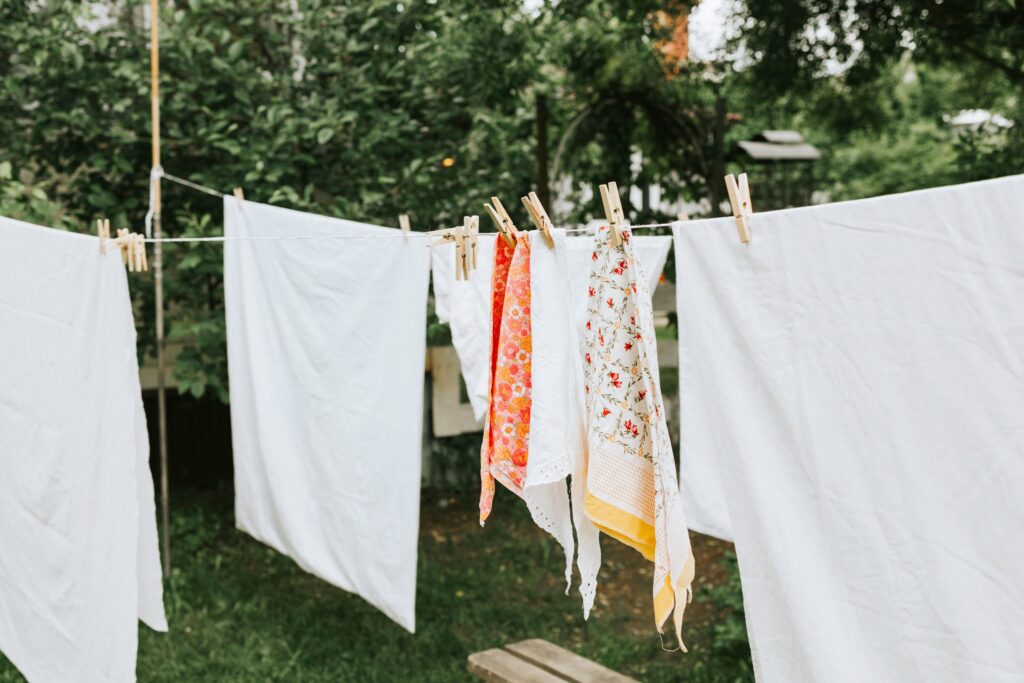 洗濯物を乾かすコツ 3 wet clothes hanging